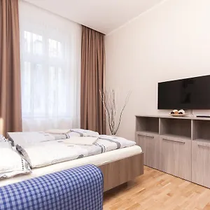 https://manesova-astra-apartment.praguehotelsweb.com